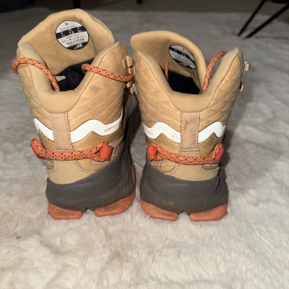Women’s Altra Olympus 5 Tan and Coral Hiking Boots - Picture 4 of 9